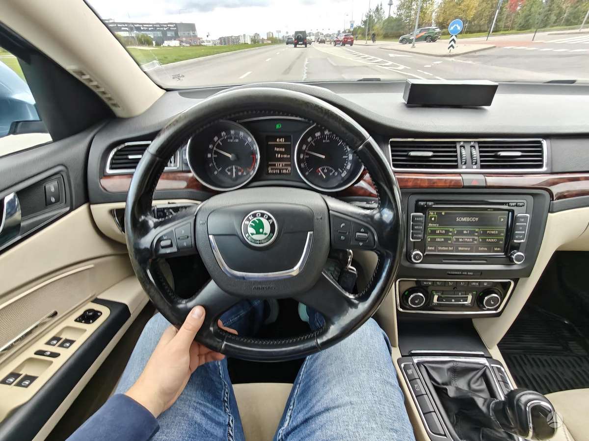 Skoda Superb, 2.0 l., Седан