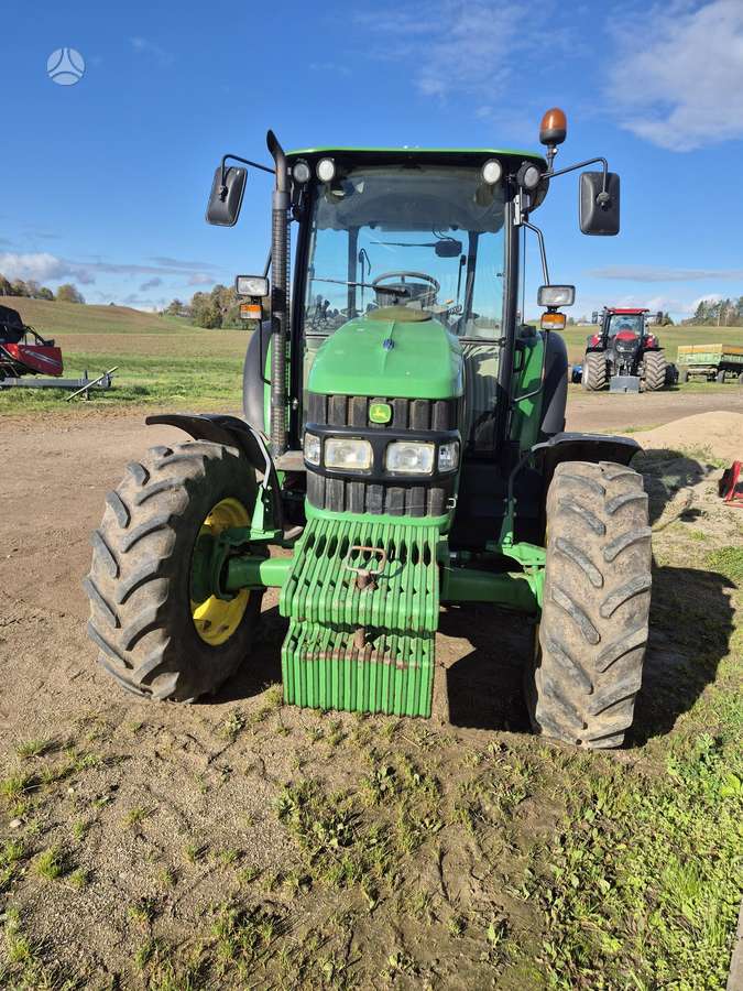 John Deere 5100R, traktoriai