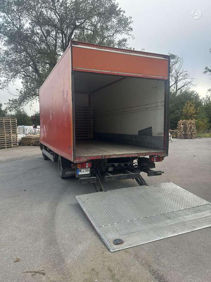 MAN LE 8-180, box trucks / box vans