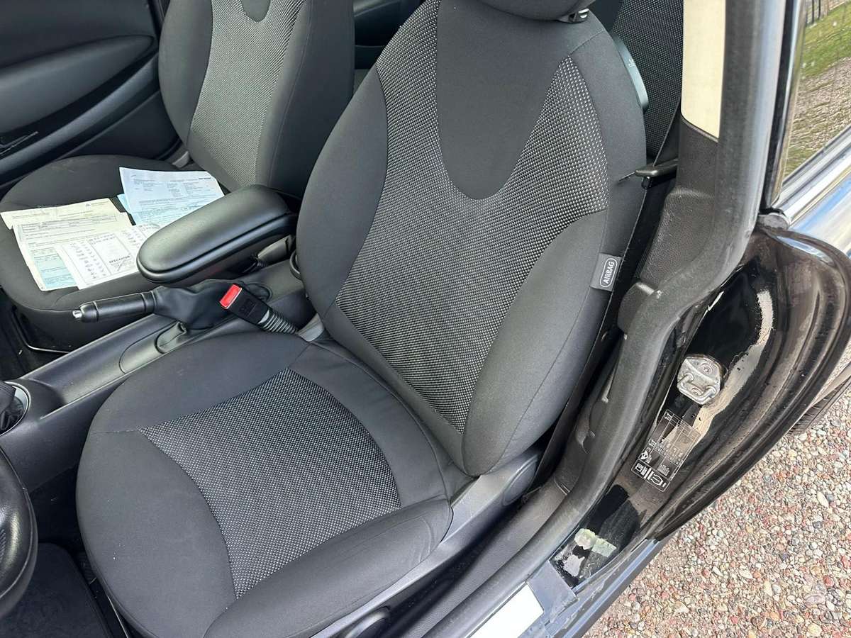 Mini Cooper, 1.6 l., hatchback