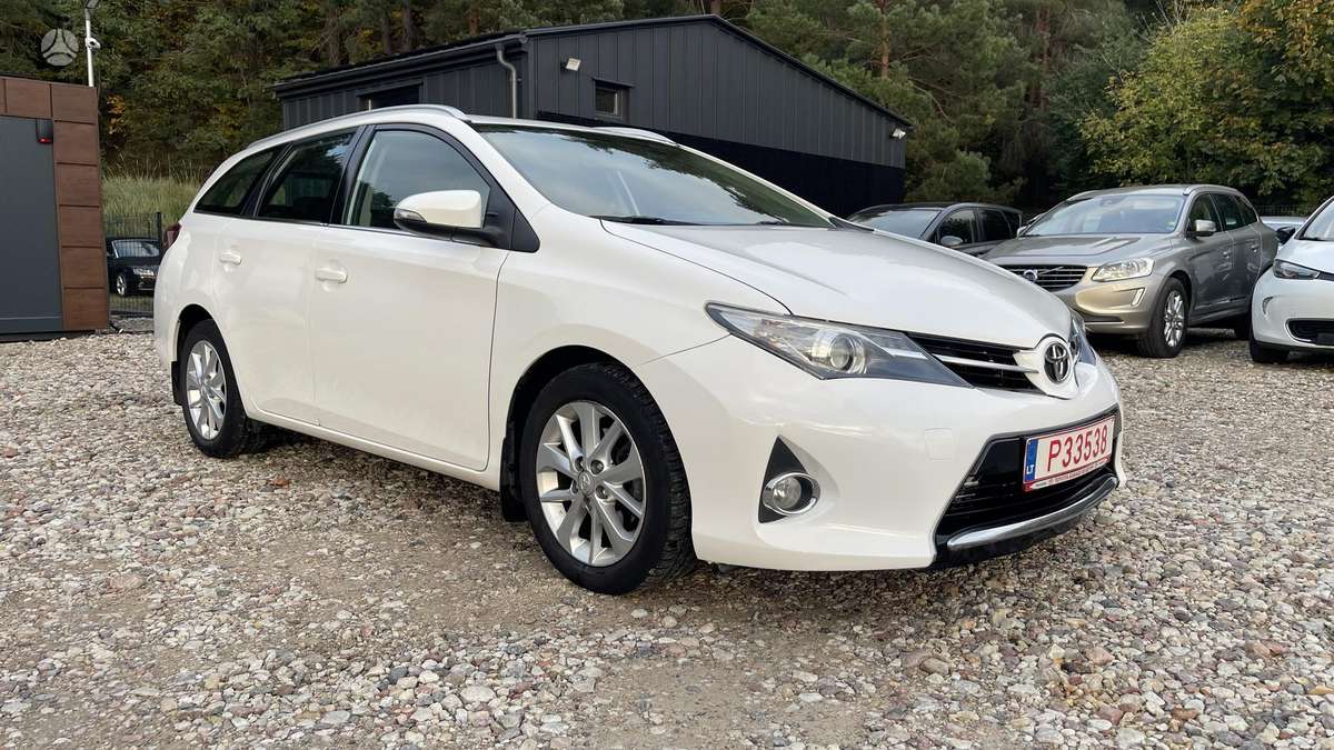 Toyota Auris, 1.4 l., Универсал