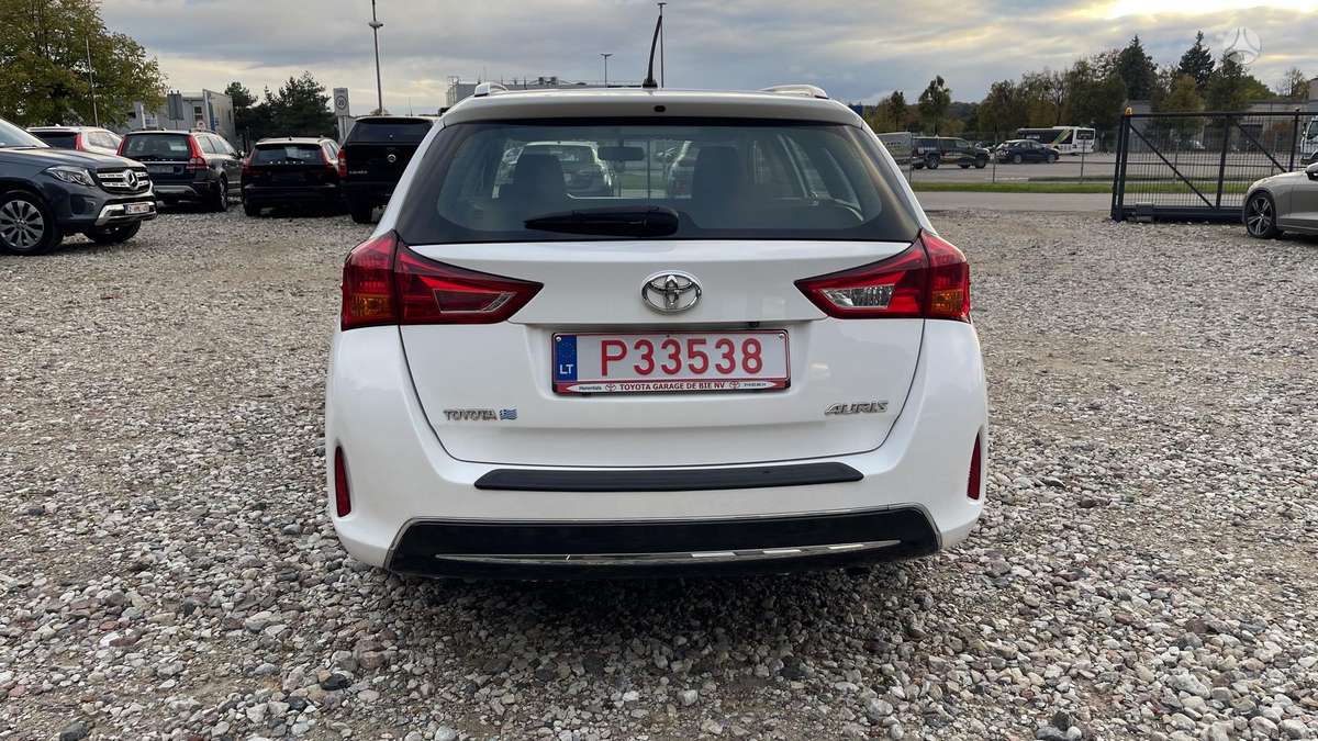 Toyota Auris, 1.4 l., Универсал