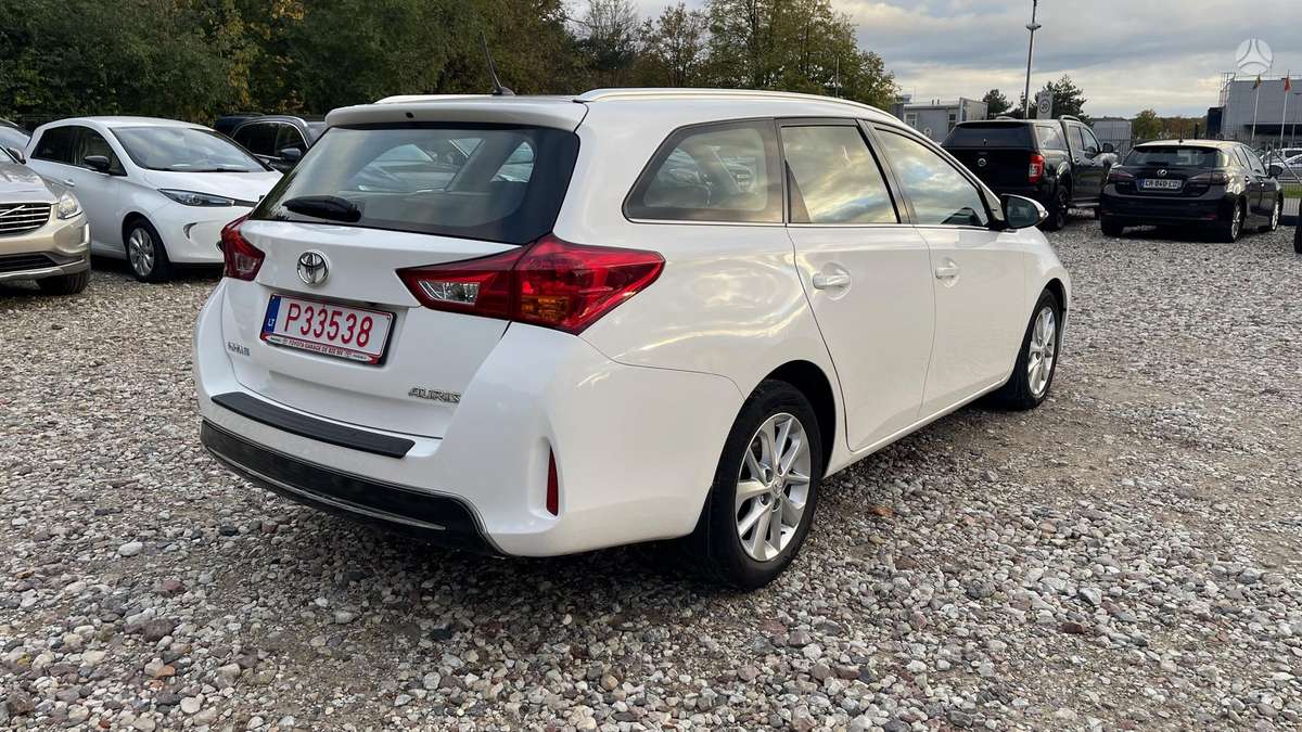 Toyota Auris, 1.4 l., Универсал