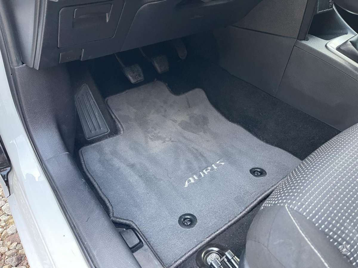 Toyota Auris, 1.4 l., Универсал