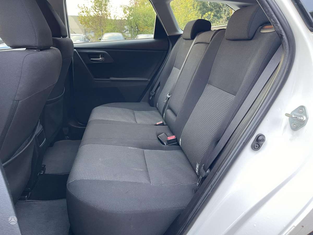 Toyota Auris, 1.4 l., Универсал