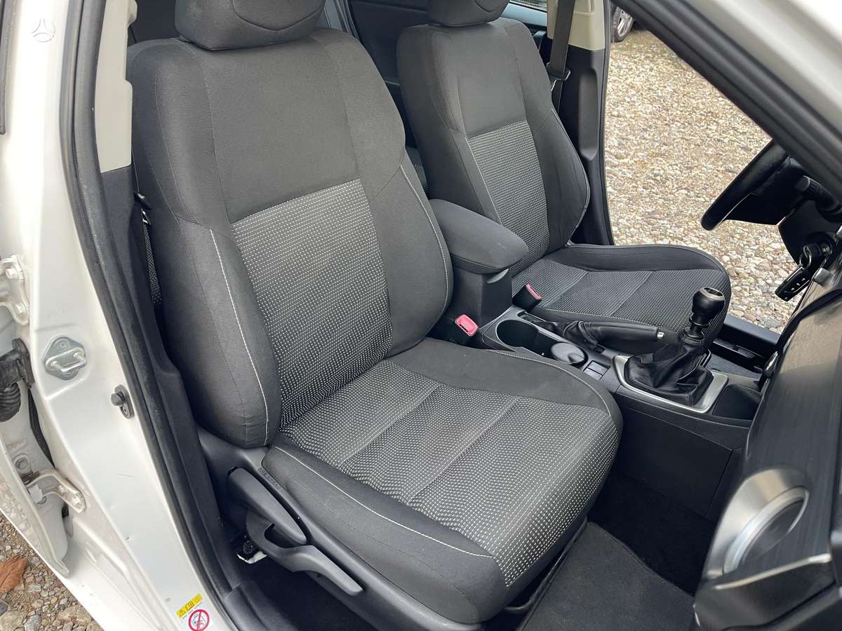 Toyota Auris, 1.4 l., Универсал