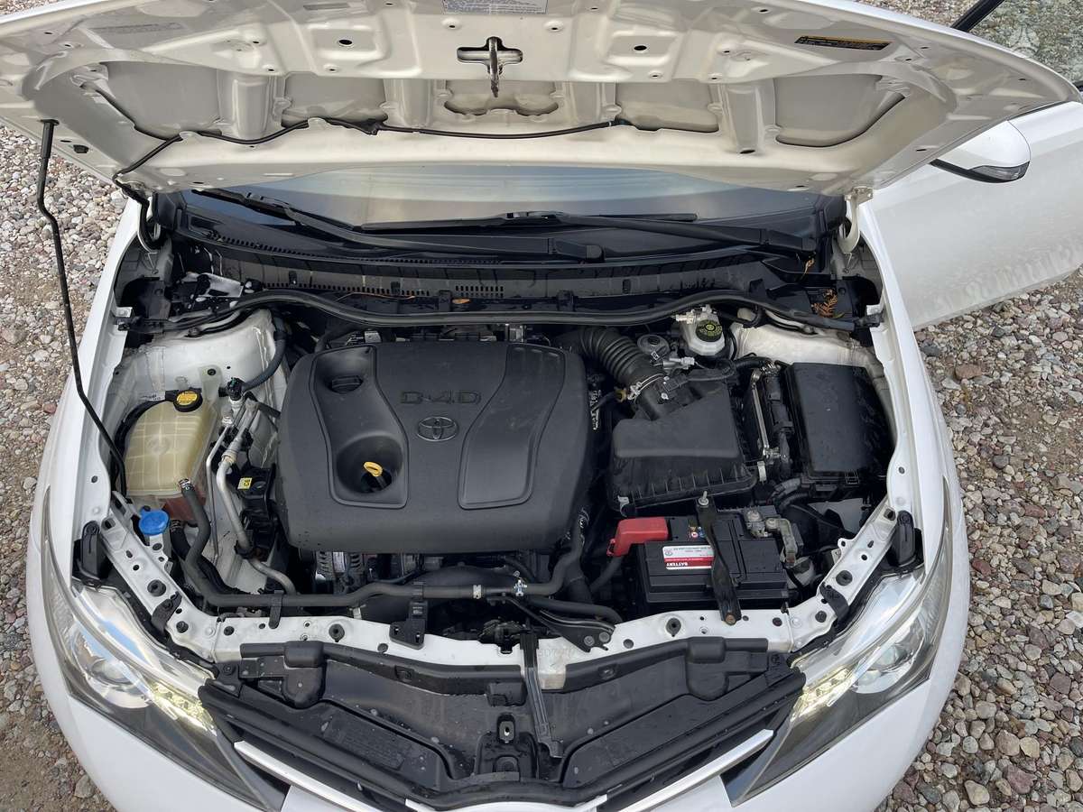 Toyota Auris, 1.4 l., Универсал