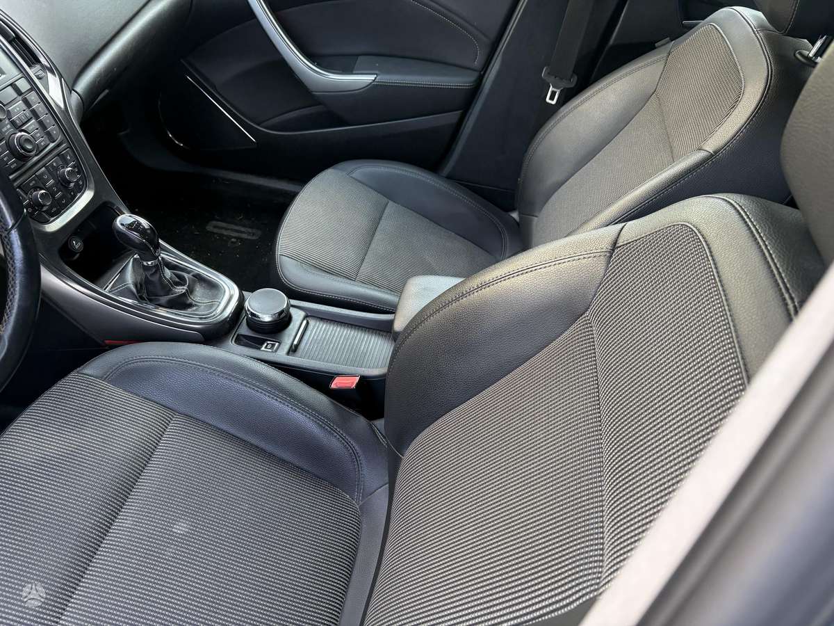 Opel Astra 37068366700