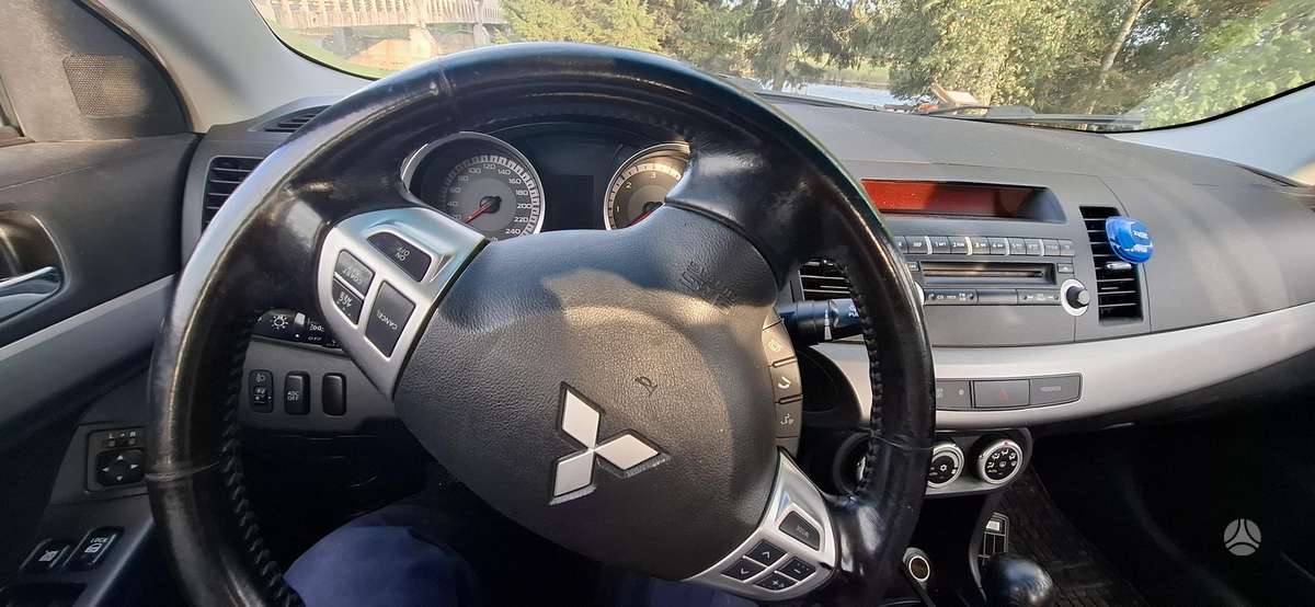 Mitsubishi Lancer, 2.0 l., sedanas