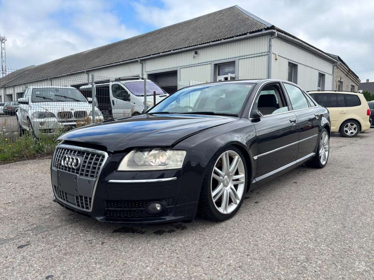 Audi S8 37068366700
