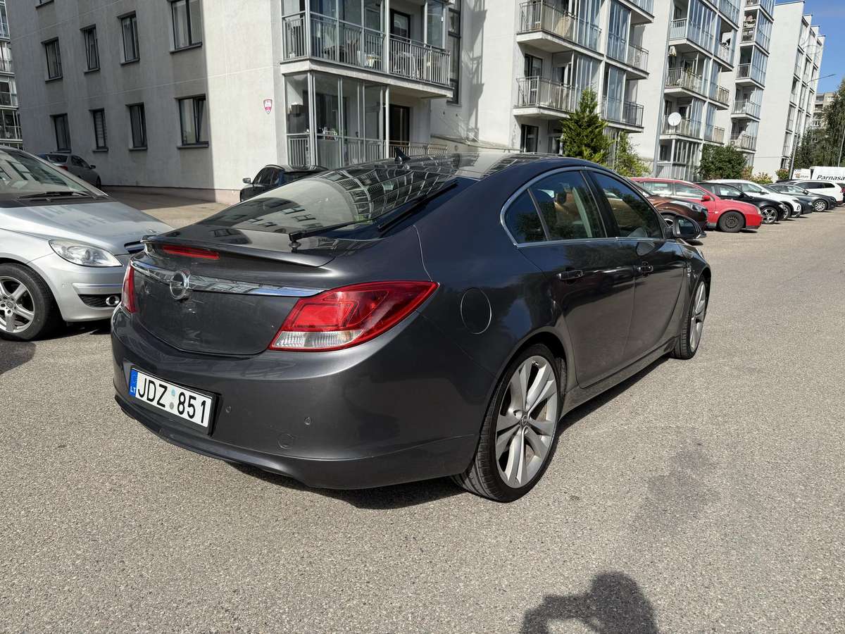 Opel Insignia, 2.0 l., hatchback
