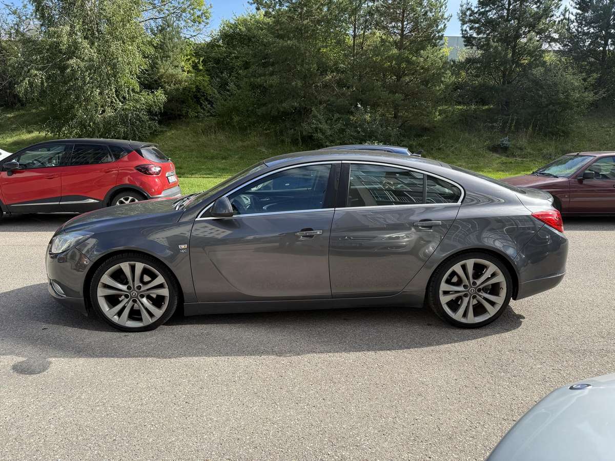 Opel Insignia, 2.0 l., hatchback