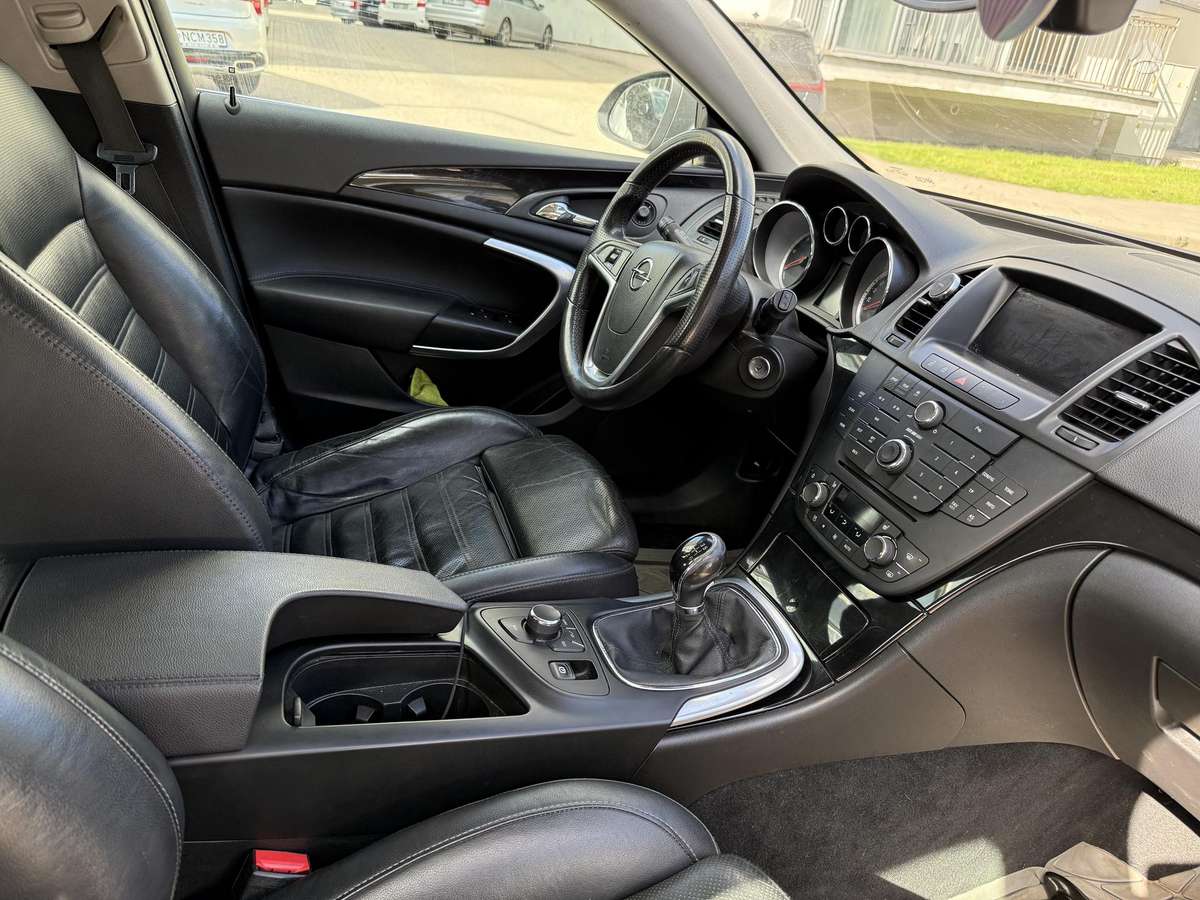 Opel Insignia, 2.0 l., hatchback