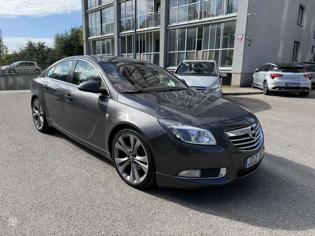 Opel Insignia, 2.0 l., hatchback