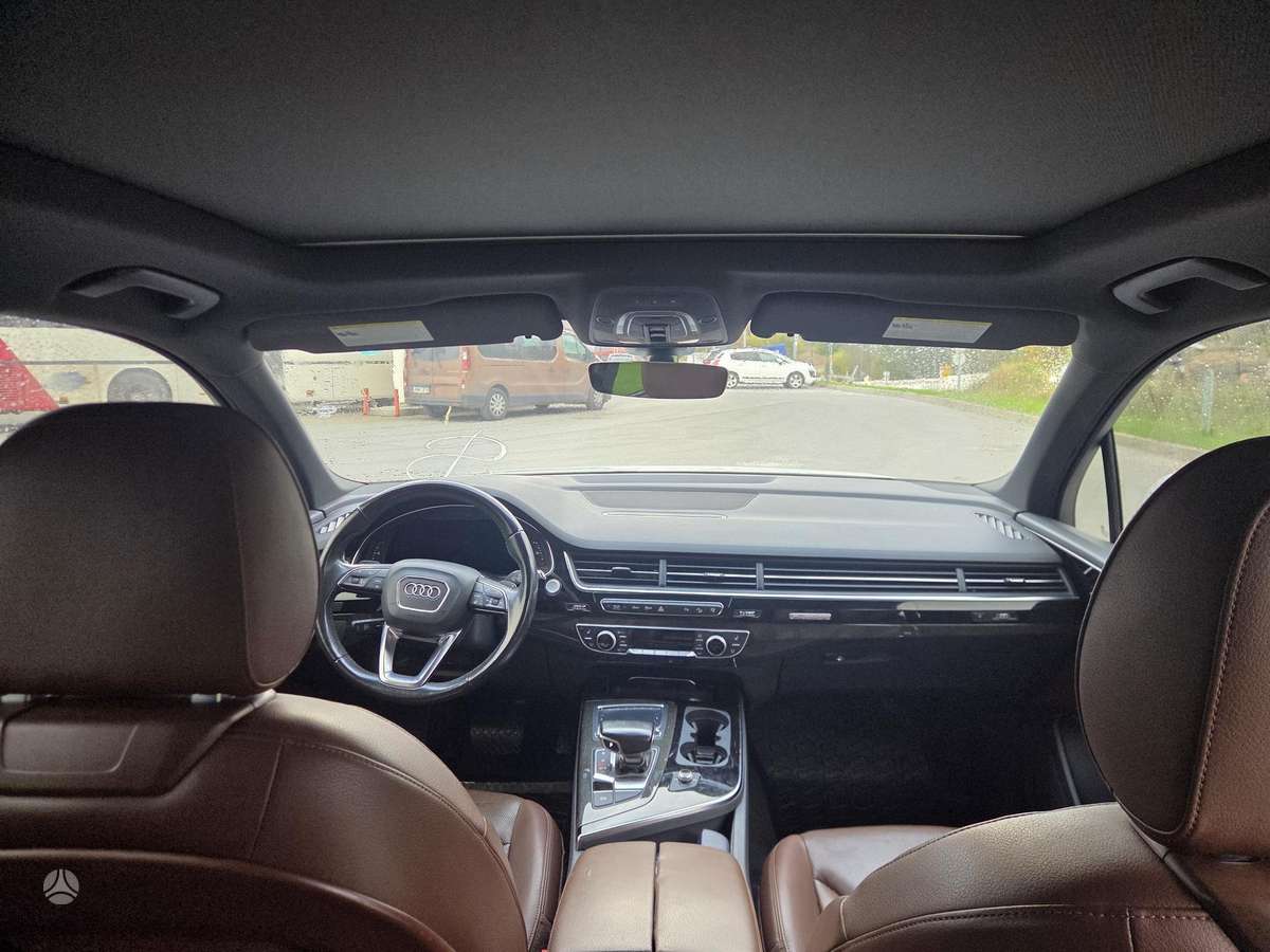 Audi Q7, 3.0 l., off-road / crossover