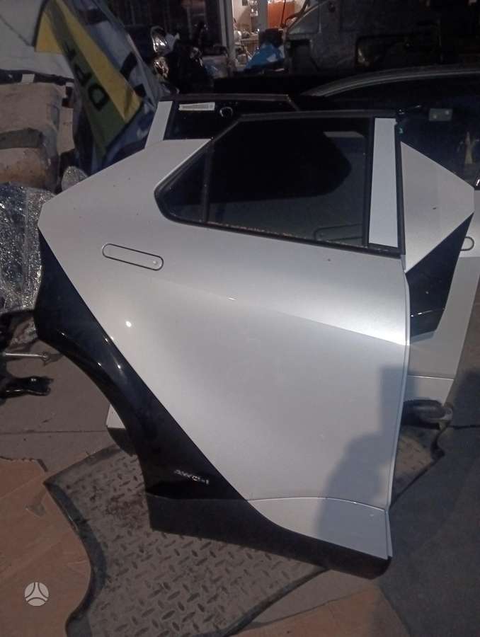Toyota C-HR детали кузова