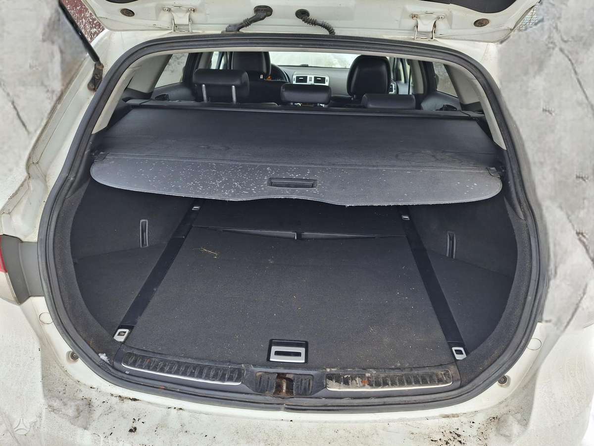 Toyota Avensis Spalva 040