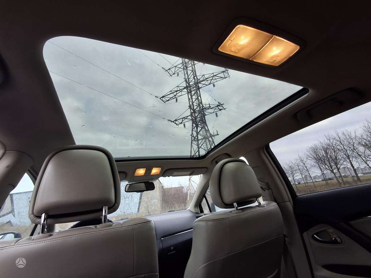 Toyota Avensis Spalva 209