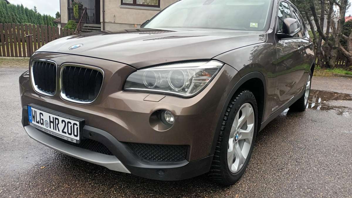 BMW X1, 2.0 l., off-road / crossover