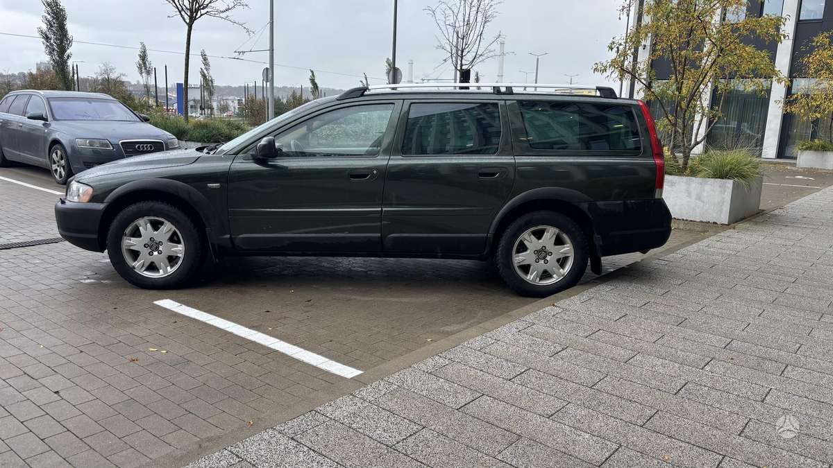 Volvo XC70, 2.4 l., wagon