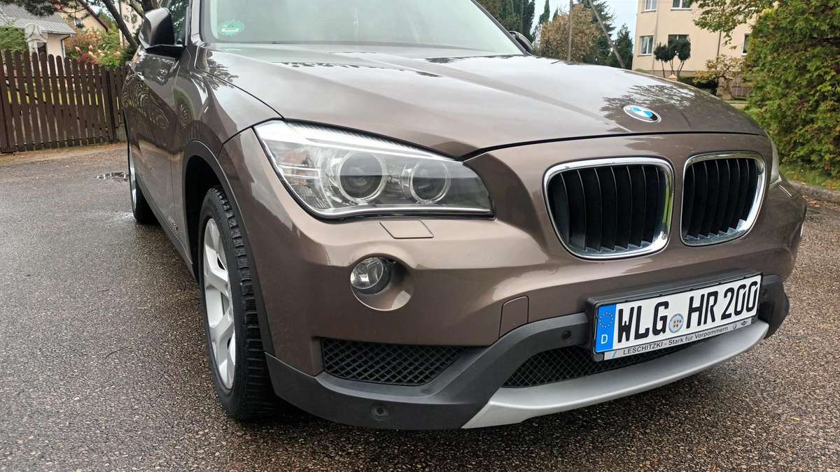 BMW X1, 2.0 l., off-road / crossover