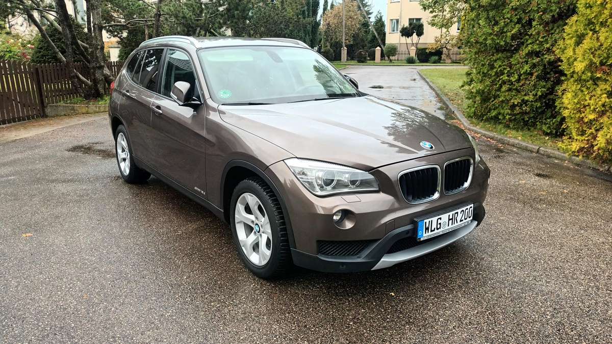 BMW X1, 2.0 l., off-road / crossover