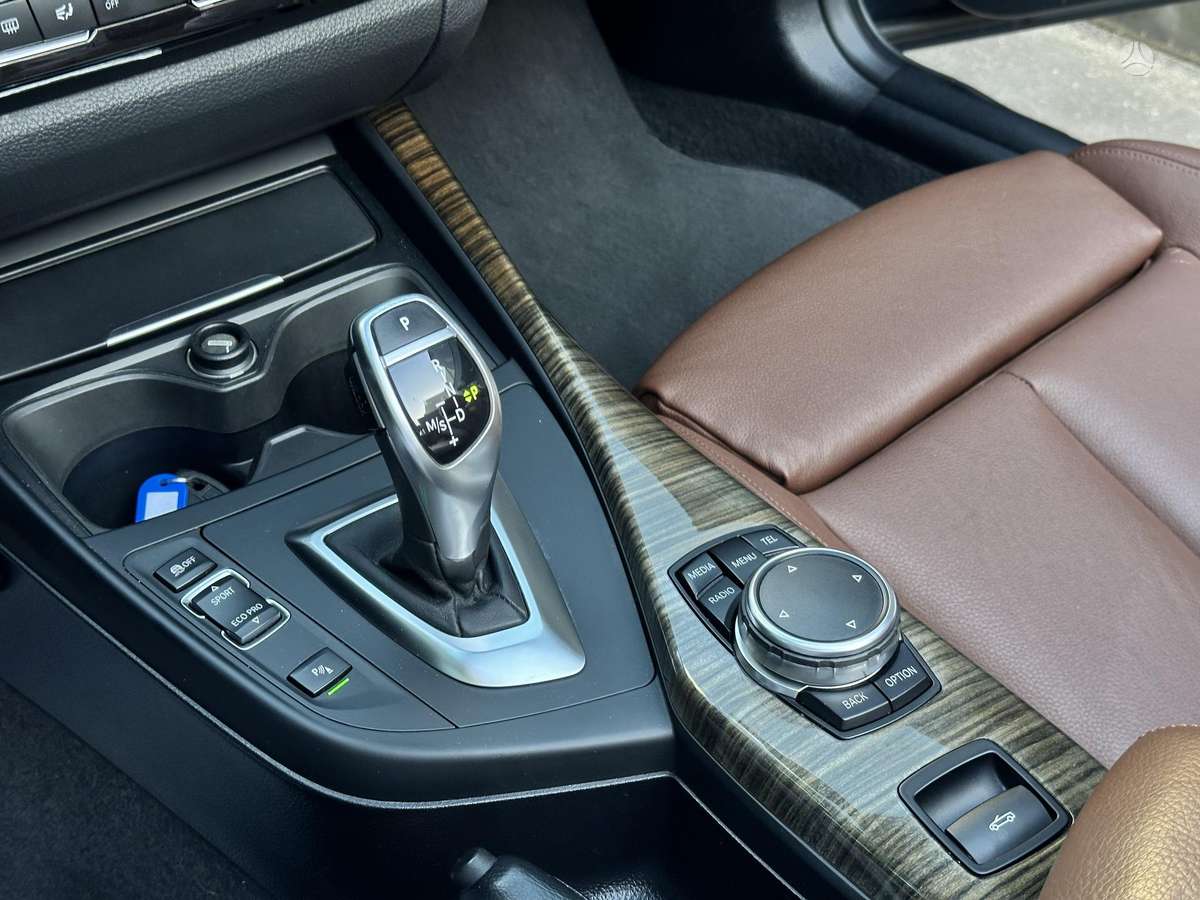 BMW 228, 2.0 l., convertible