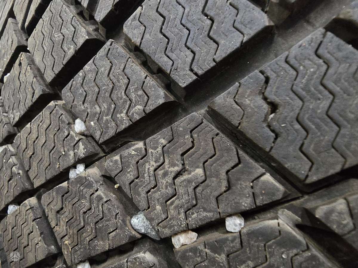 Continental, зимние 235/55 R18