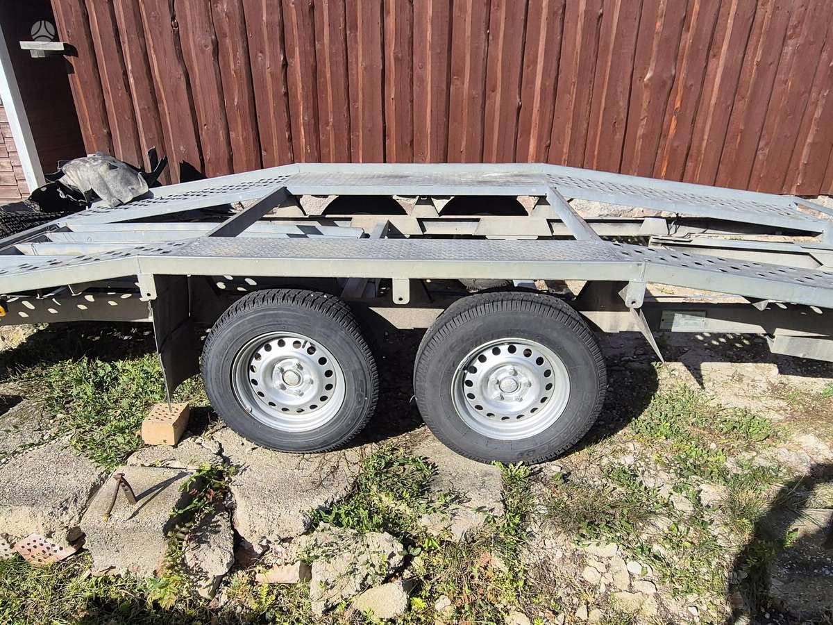 Tauras Tauras, passenger car trailers