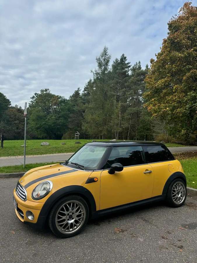 Mini Cooper, 1.6 l., hatchback