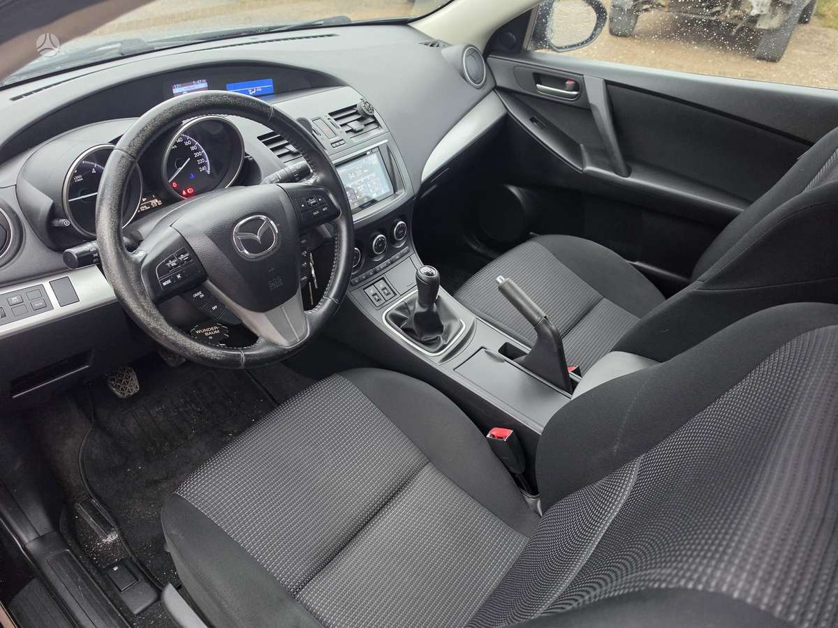 Mazda 3, 1.6 l., Хэтчбек
