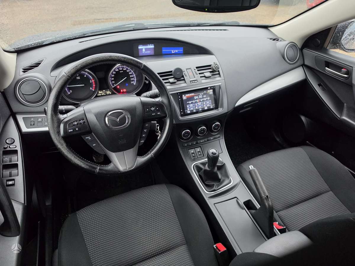 Mazda 3, 1.6 l., Хэтчбек