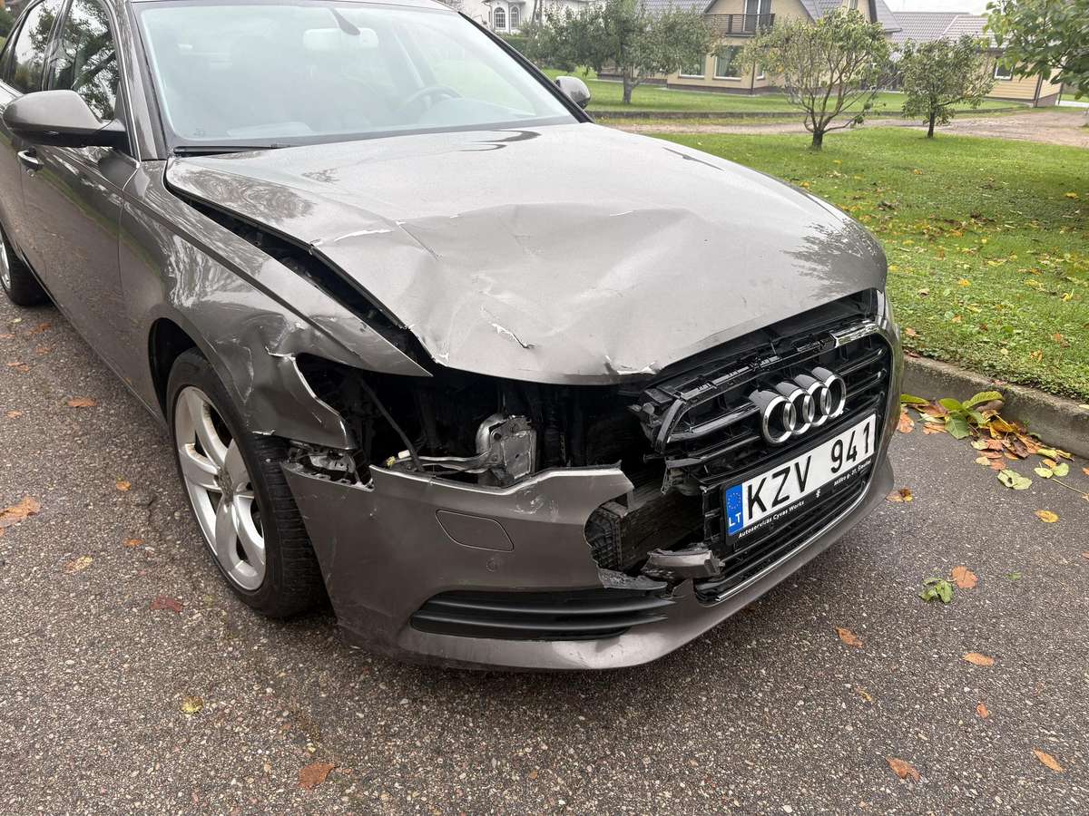 Audi A6, 2.0 l., Седан