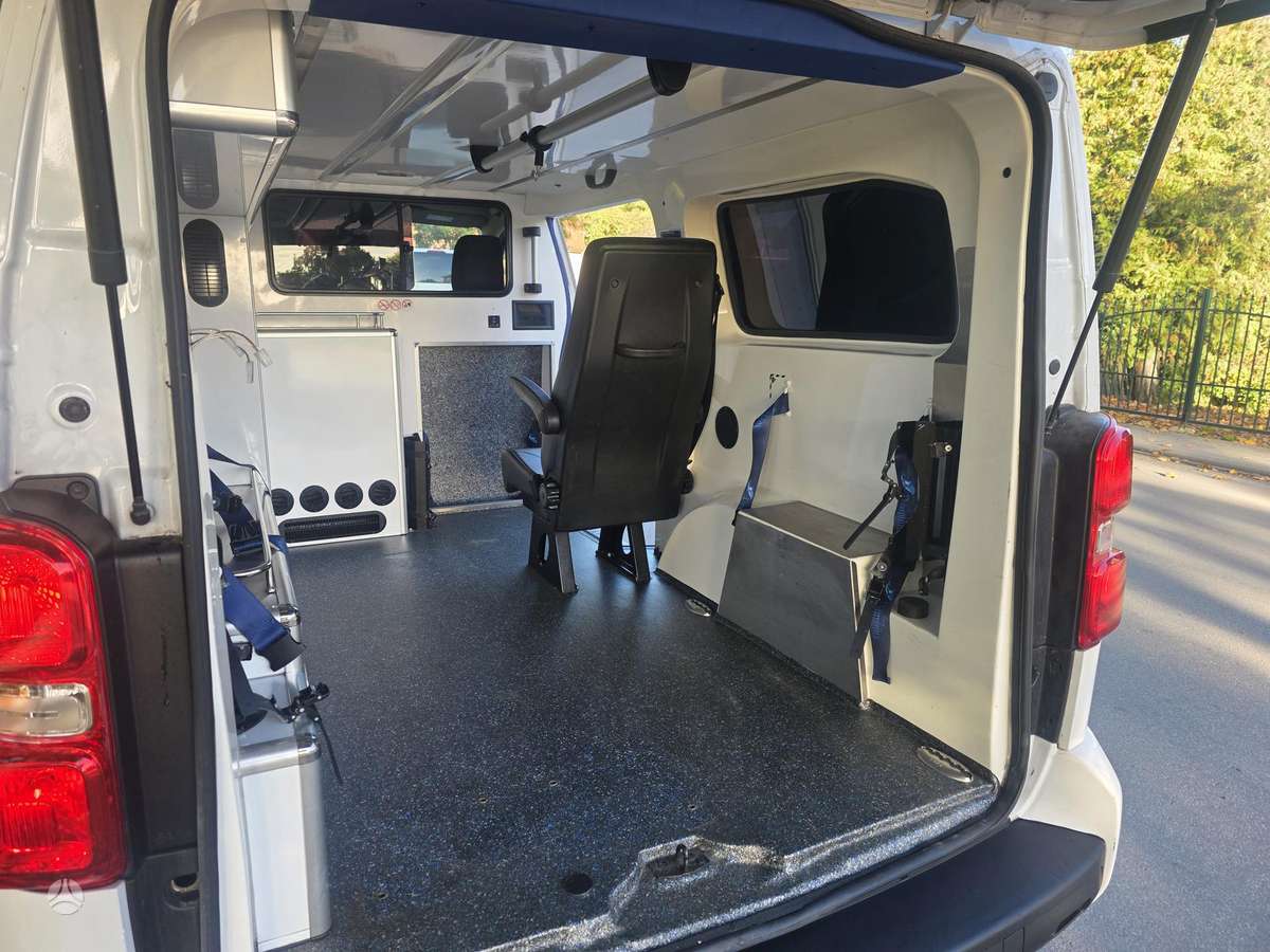 Citroen Jumpy, 2.0 l., passenger minibus