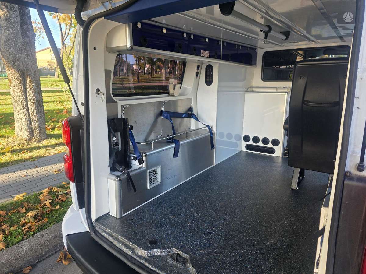 Citroen Jumpy, 2.0 l., passenger minibus