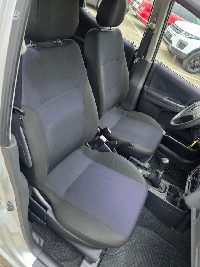 Subaru Justy, 1.3 l., hatchback