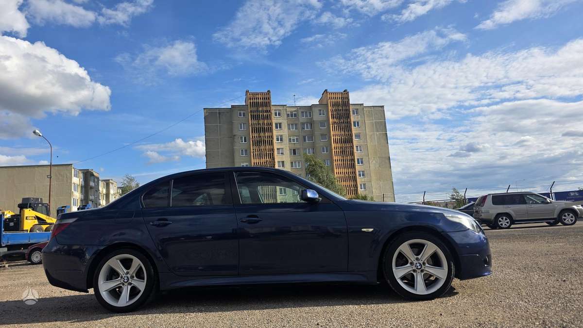 BMW 525, 2.5 l., Седан