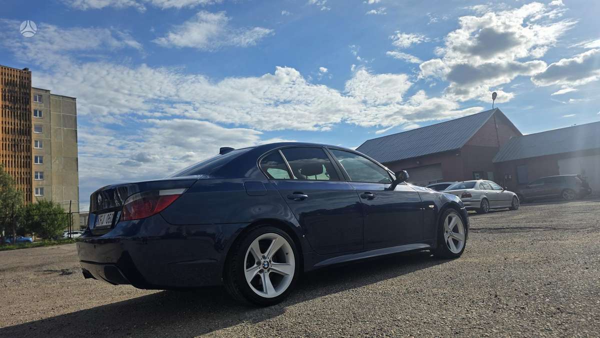 BMW 525, 2.5 l., Седан