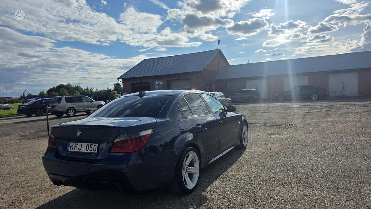 BMW 525, 2.5 l., Седан