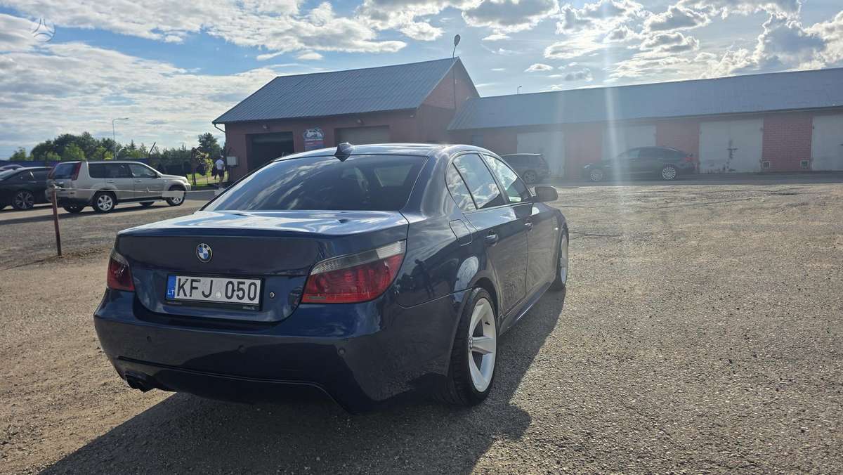 BMW 525, 2.5 l., Седан