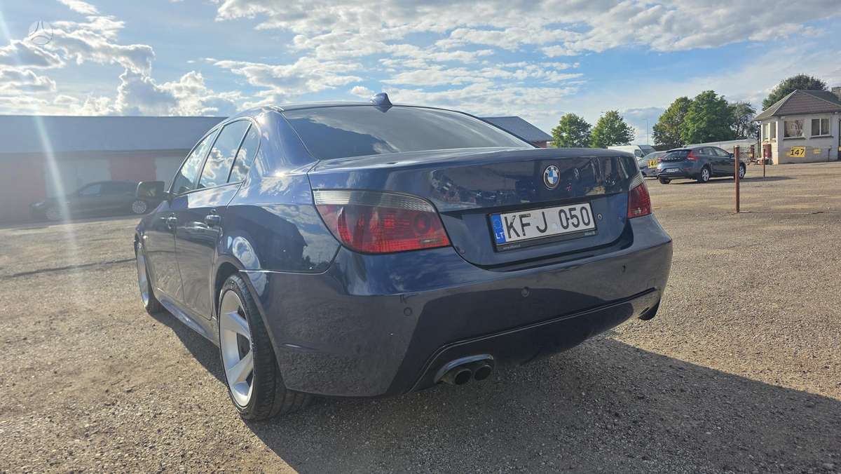 BMW 525, 2.5 l., Седан