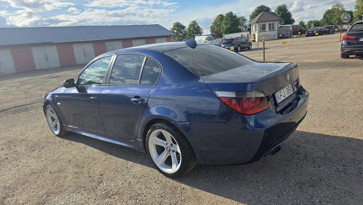 BMW 525, 2.5 l., Седан