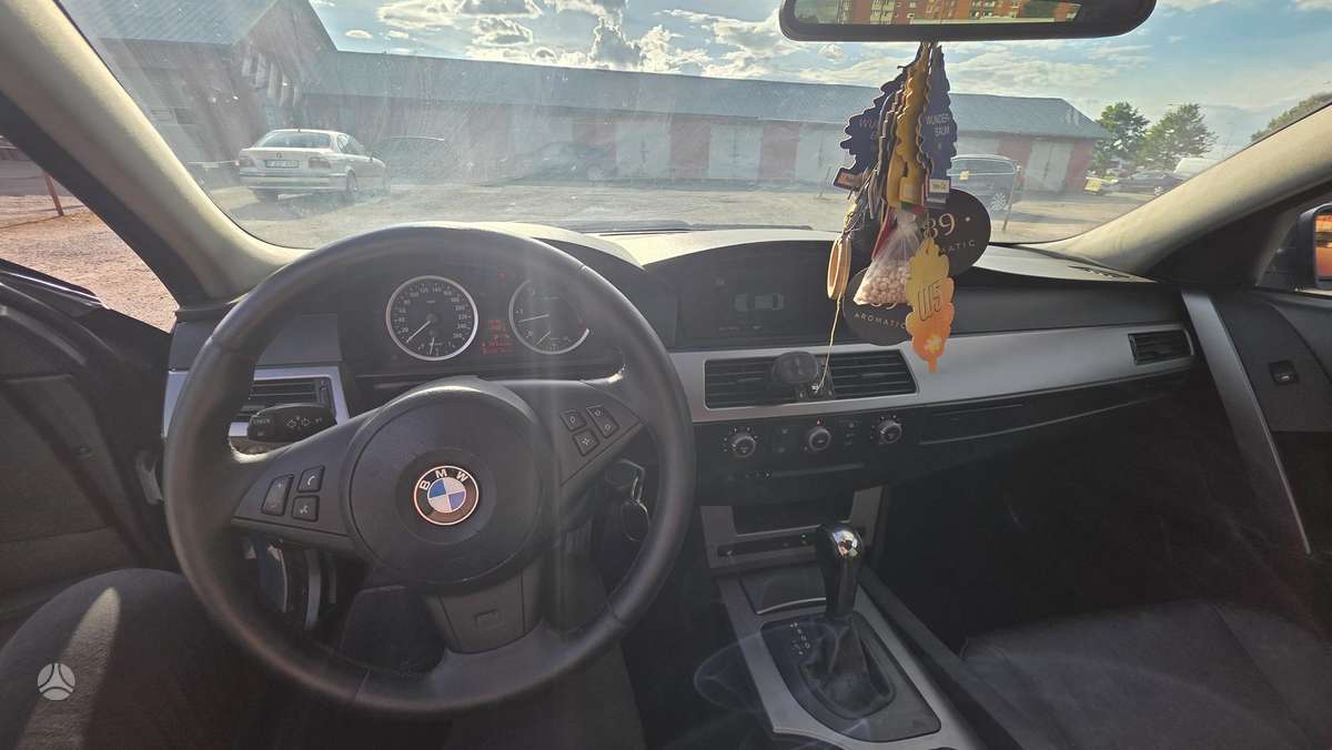 BMW 525, 2.5 l., Седан