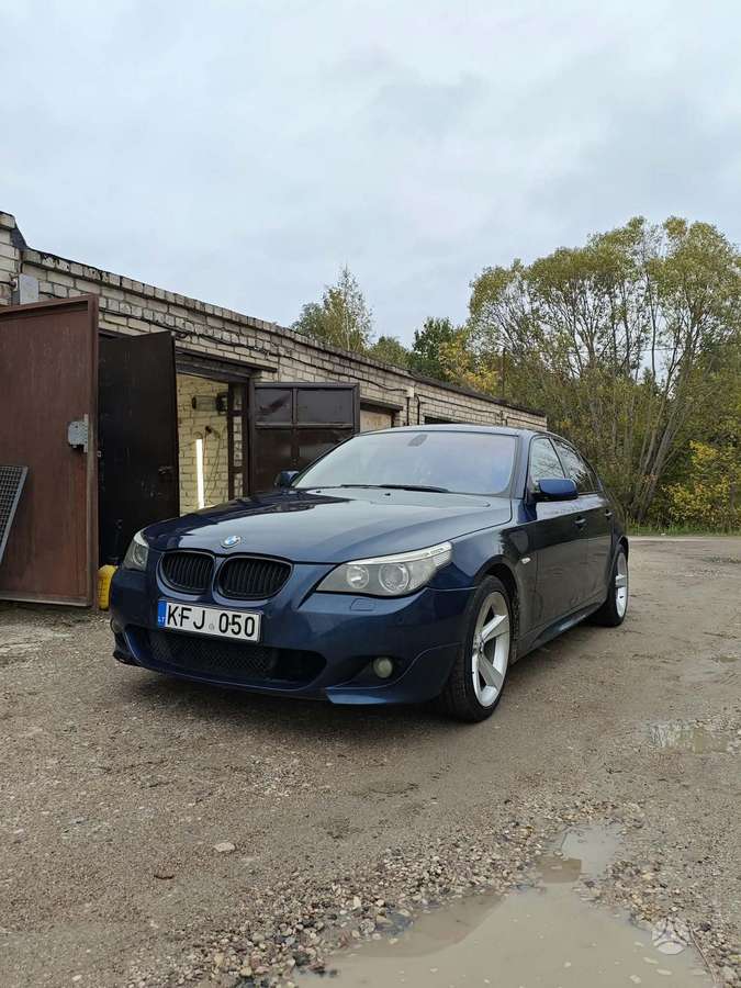 BMW 525, 2.5 l., Седан