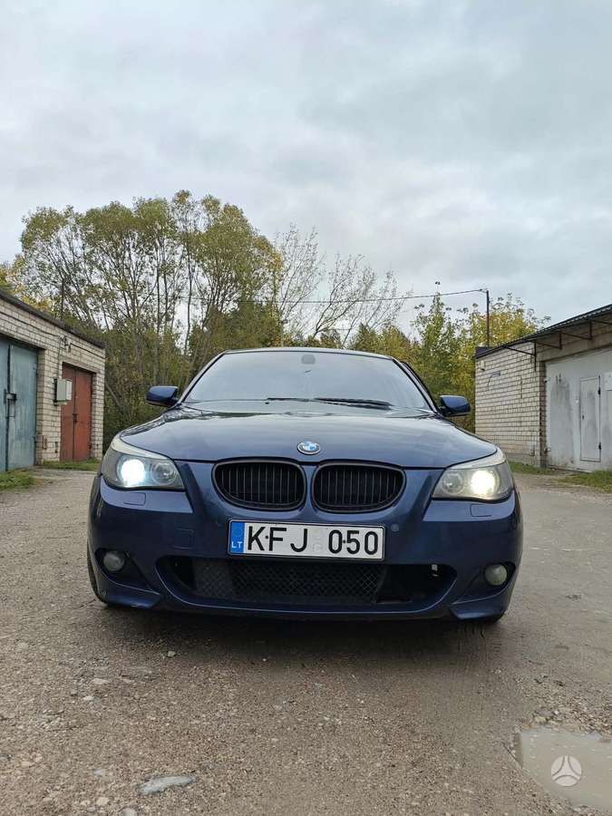 BMW 525, 2.5 l., Седан