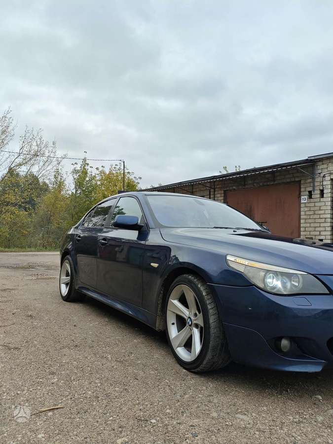 BMW 525, 2.5 l., Седан