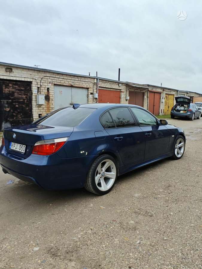 BMW 525, 2.5 l., Седан