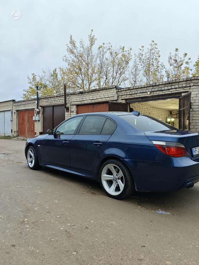 BMW 525, 2.5 l., Седан