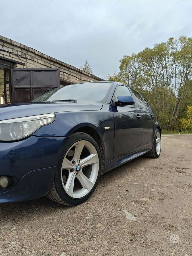 BMW 525, 2.5 l., Седан