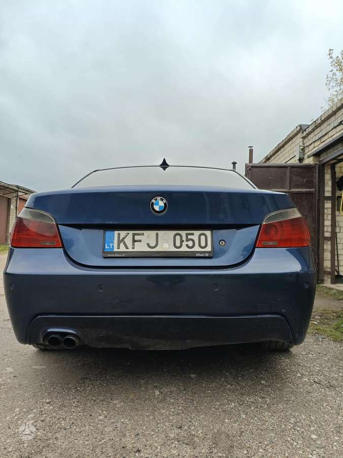 BMW 525, 2.5 l., Седан